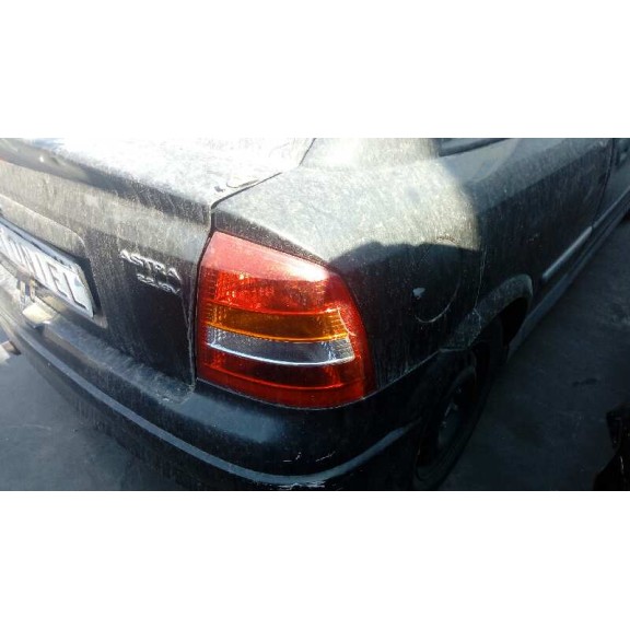 opel astra g berlina del año 2001