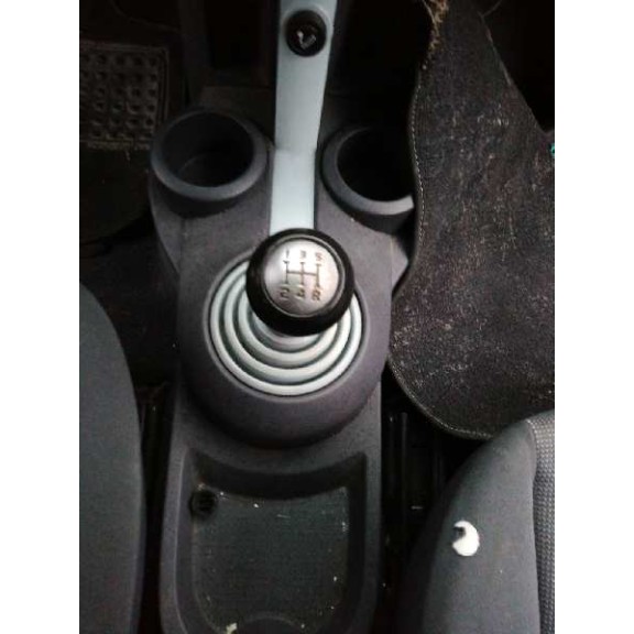 mitsubishi colt berlina 5 (z30a) del año 2005