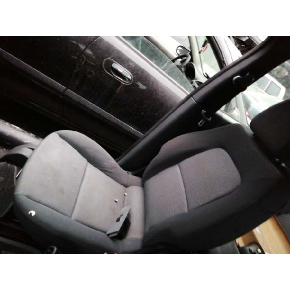 mitsubishi colt berlina 5 (z30a) del año 2005