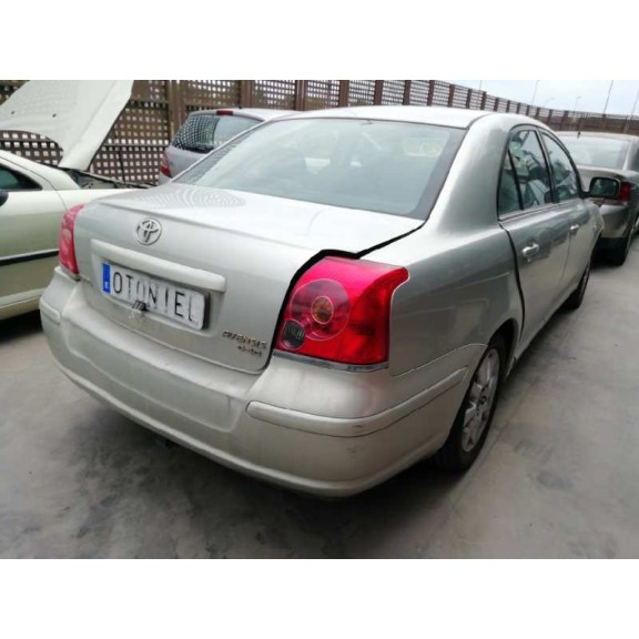 toyota avensis berlina (t25) del año 2005
