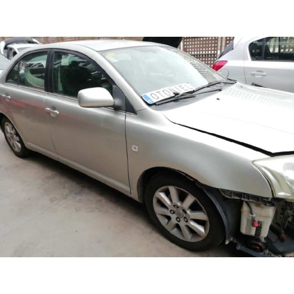toyota avensis berlina (t25) del año 2005