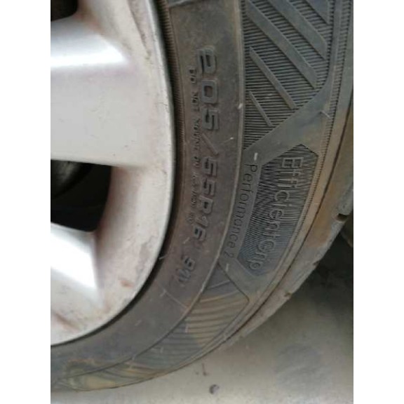 toyota avensis berlina (t25) del año 2005