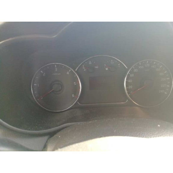 kia carens ( ) del año 2016