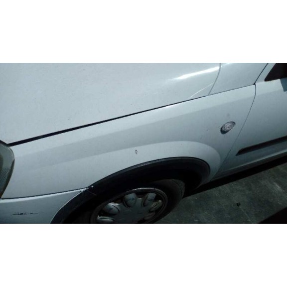 opel corsa c del año 2000