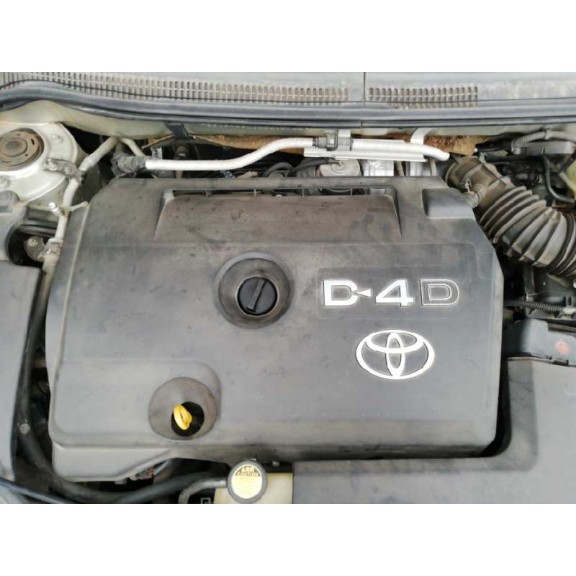 toyota avensis berlina (t25) del año 2005