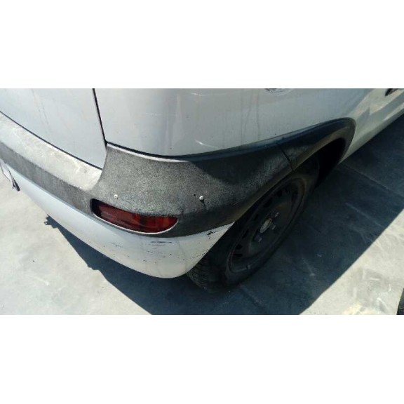 opel corsa c del año 2000