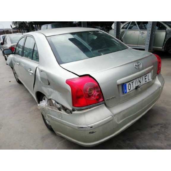 toyota avensis berlina (t25) del año 2005