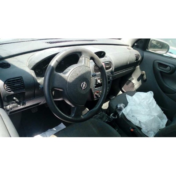 opel corsa c del año 2000