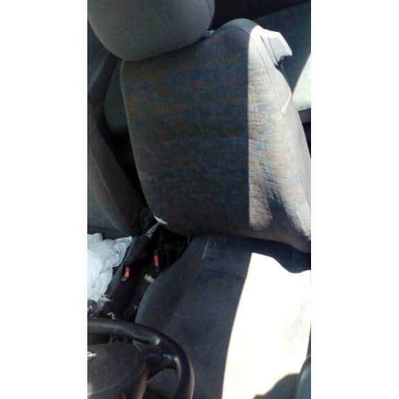 opel corsa c del año 2000