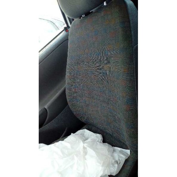 opel corsa c del año 2000