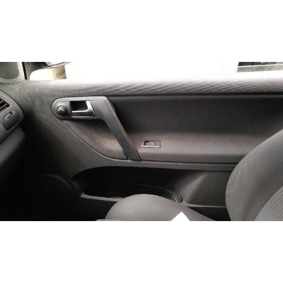 volkswagen polo berlina (6n2) del año 2000