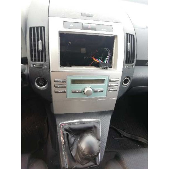 toyota corolla verso (r1) del año 2004