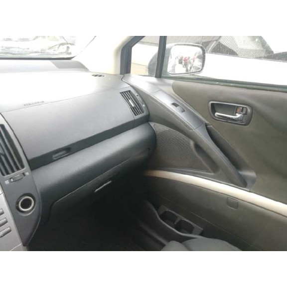 toyota corolla verso (r1) del año 2004