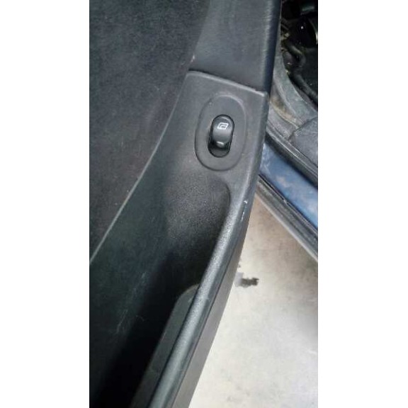 saab 900 berlina del año 1994