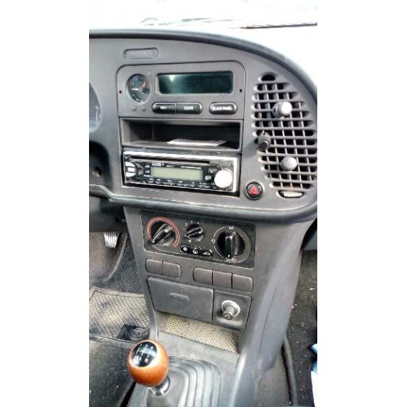 saab 900 berlina del año 1994