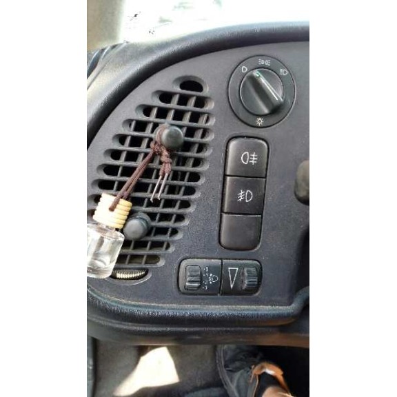 saab 900 berlina del año 1994