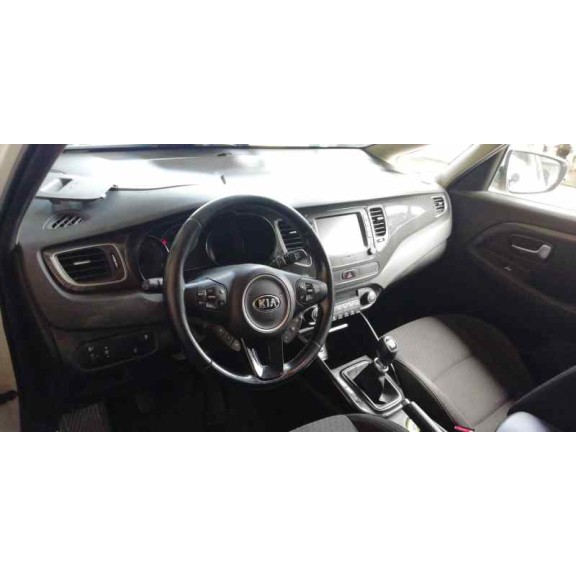 kia carens ( ) del año 2017
