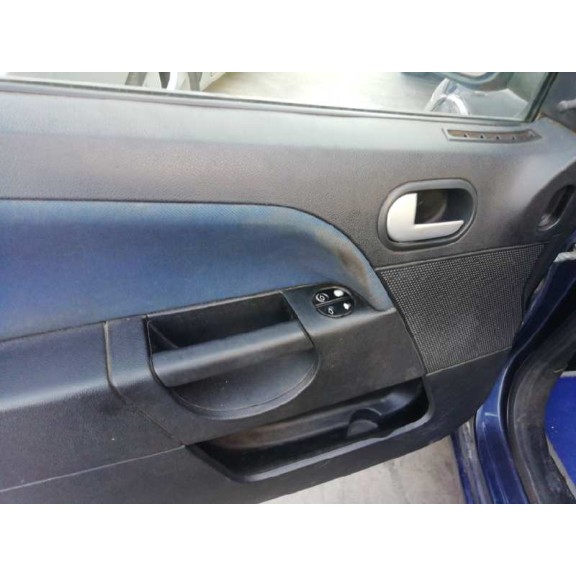 ford fiesta (cbk) del año 2004