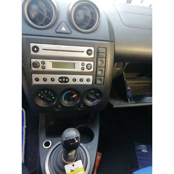 ford fiesta (cbk) del año 2004