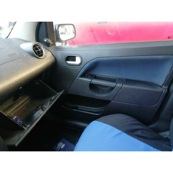 ford fiesta (cbk) del año 2004