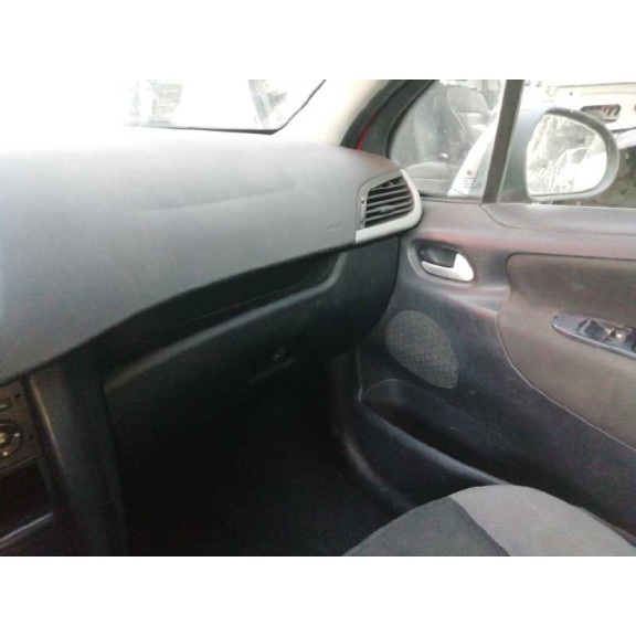 peugeot 207 del año 2007