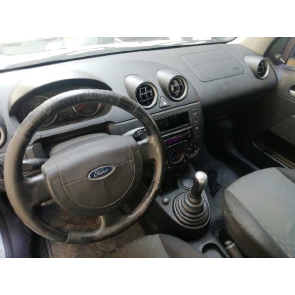 ford fiesta (cbk) del año 2004