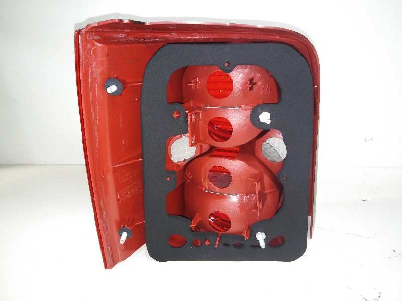 Recambio de piloto trasero derecho para volkswagen passat variant (3b6) referencia OEM IAM  ROJO- BLANCO 