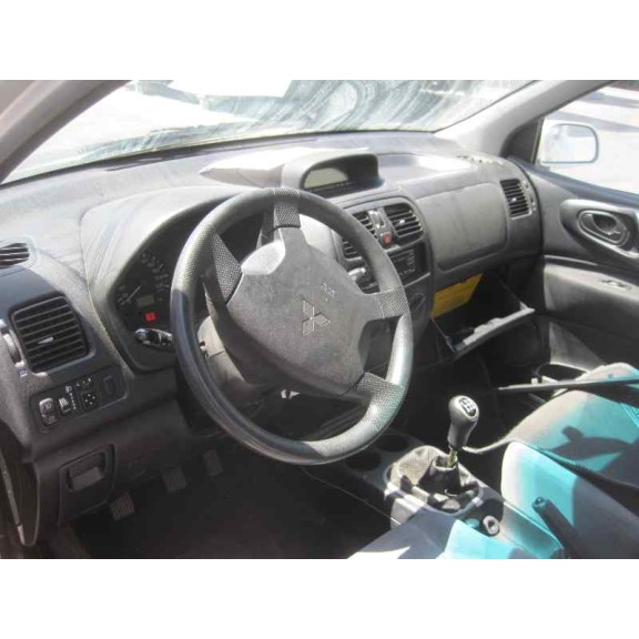 mitsubishi space star (dg0) del año 2004