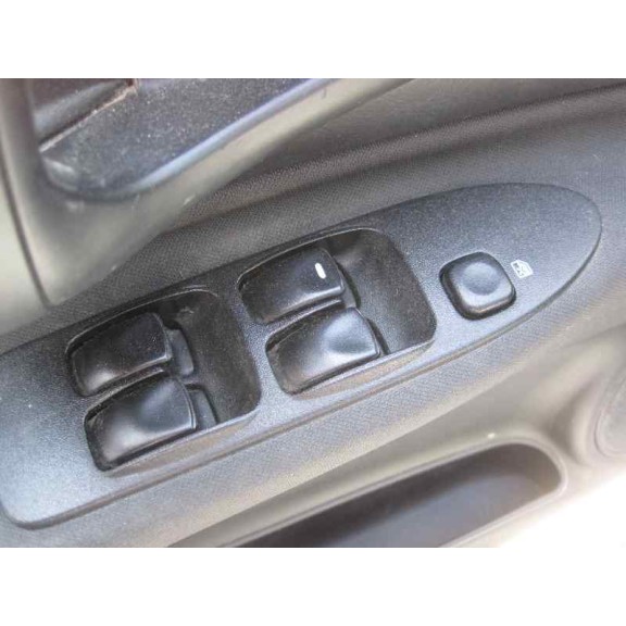 mitsubishi space star (dg0) del año 2004