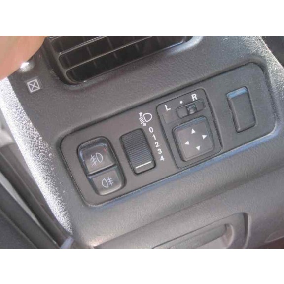 mitsubishi space star (dg0) del año 2004