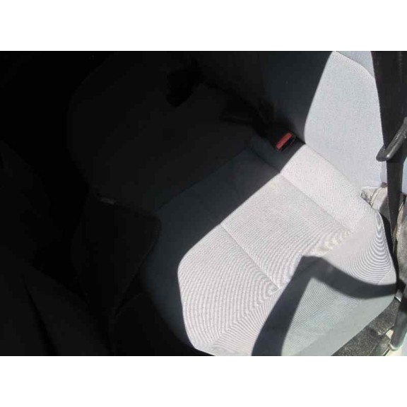 mitsubishi space star (dg0) del año 2004