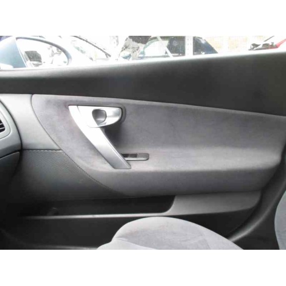 nissan primera berlina (p12) del año 2004