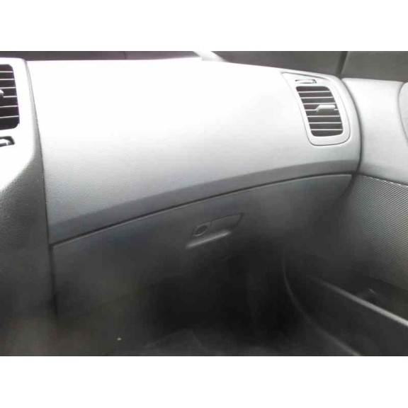 nissan primera berlina (p12) del año 2004