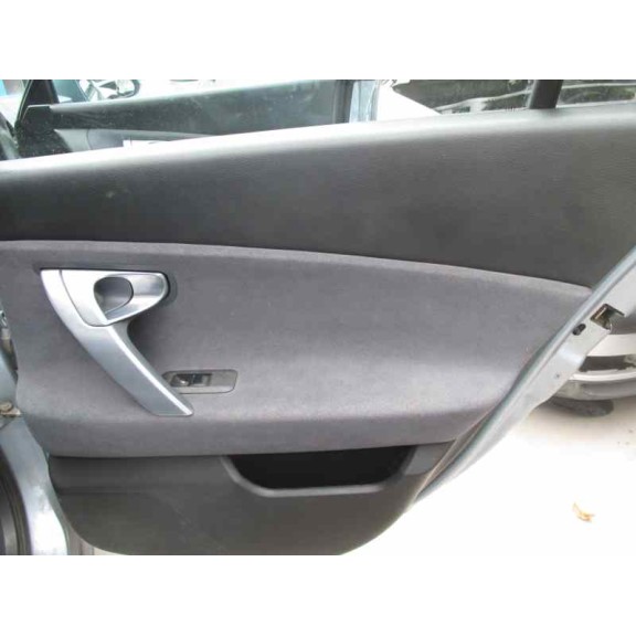 nissan primera berlina (p12) del año 2004