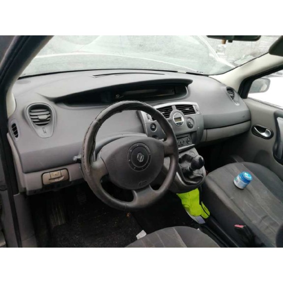 renault grand scenic del año 2005