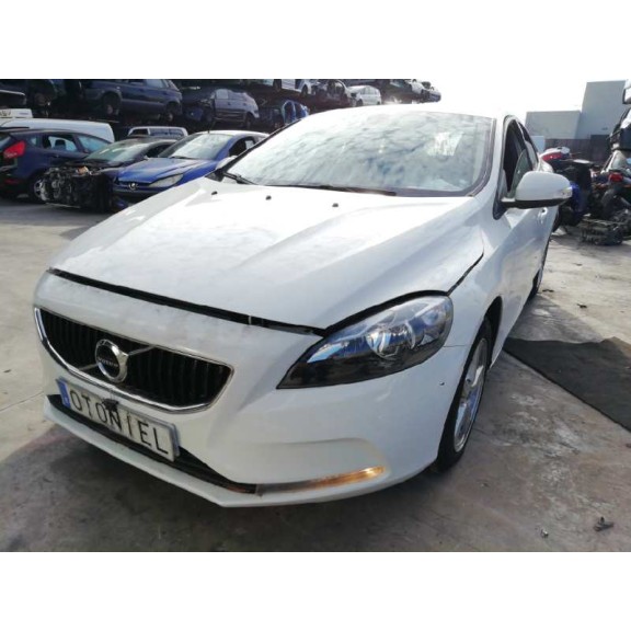 volvo v40 del año 2017