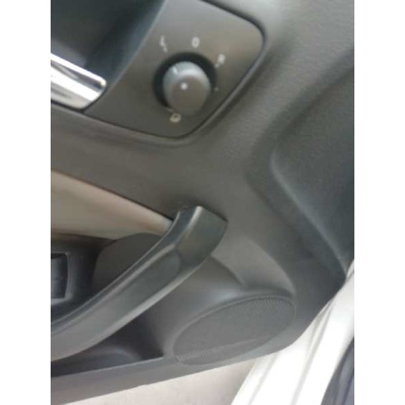 seat ibiza (6j5) del año 2012