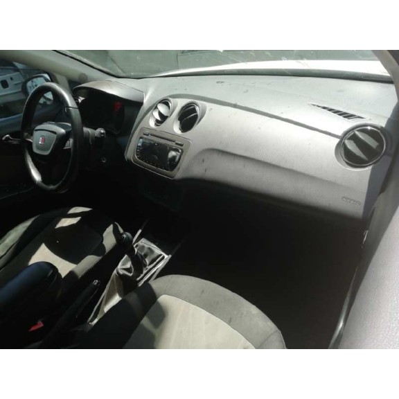 seat ibiza (6j5) del año 2012
