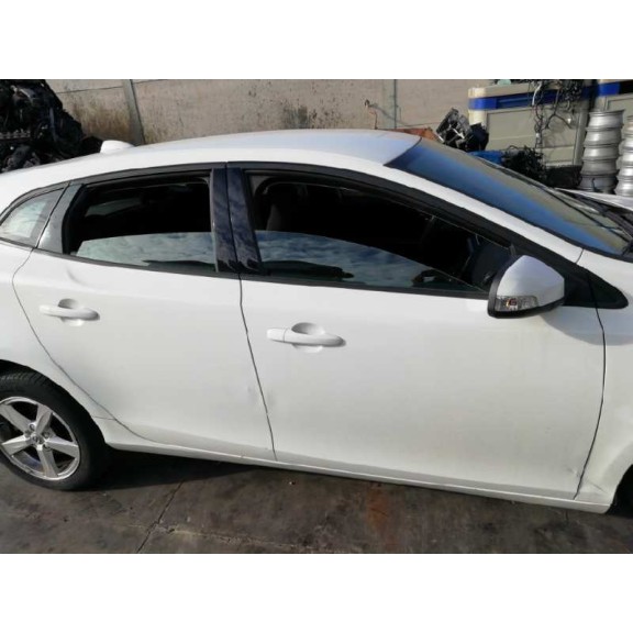 volvo v40 del año 2017