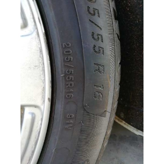 volvo v40 del año 2017