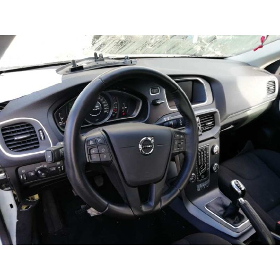 volvo v40 del año 2017