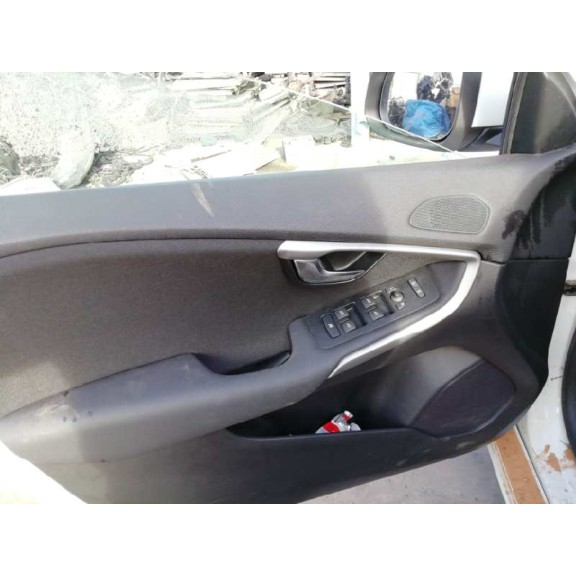 volvo v40 del año 2017