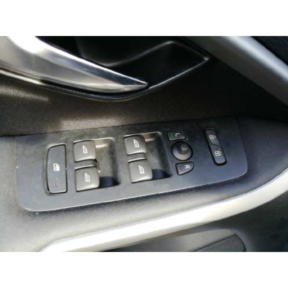 volvo v40 del año 2017