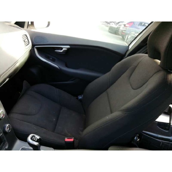 volvo v40 del año 2017