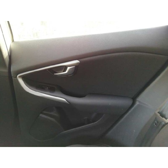 volvo v40 del año 2017