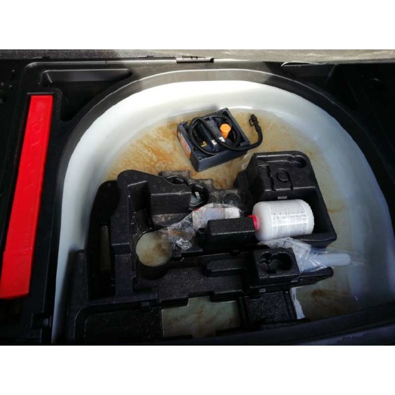 volvo v40 del año 2017