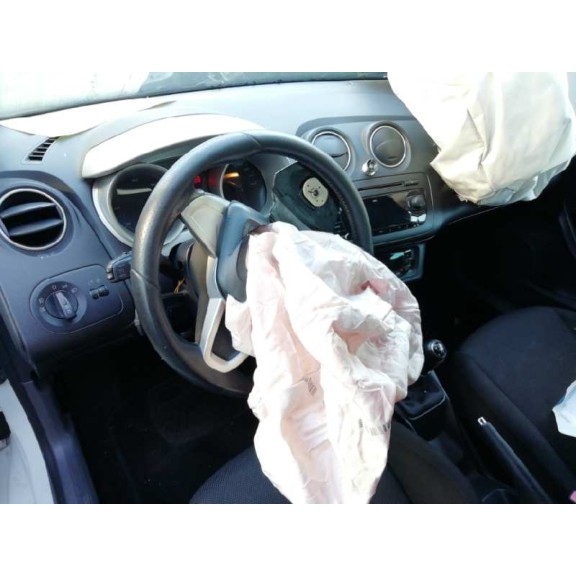 seat ibiza (6j5) del año 2010