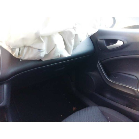 seat ibiza (6j5) del año 2010