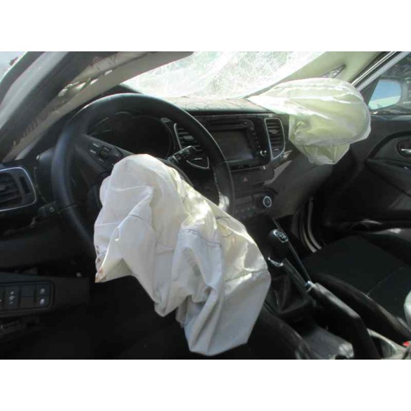 kia carens ( ) del año 2016