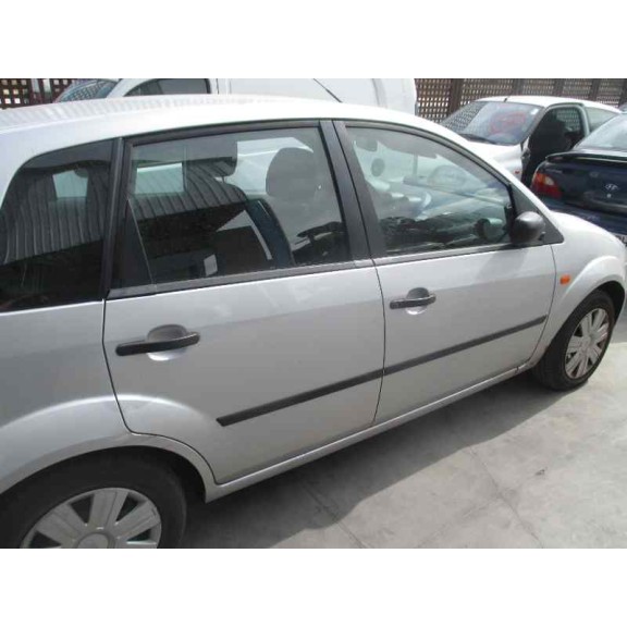 ford fiesta (cbk) del año 2004